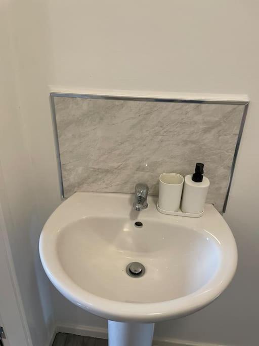 Lovely 1 Bedroom Studio Apartment - ميرثير تيدفيل المظهر الخارجي الصورة